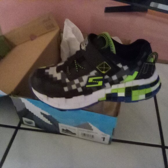 NEW KIDS Skechers Mega-Craft - Picture 5 of 6